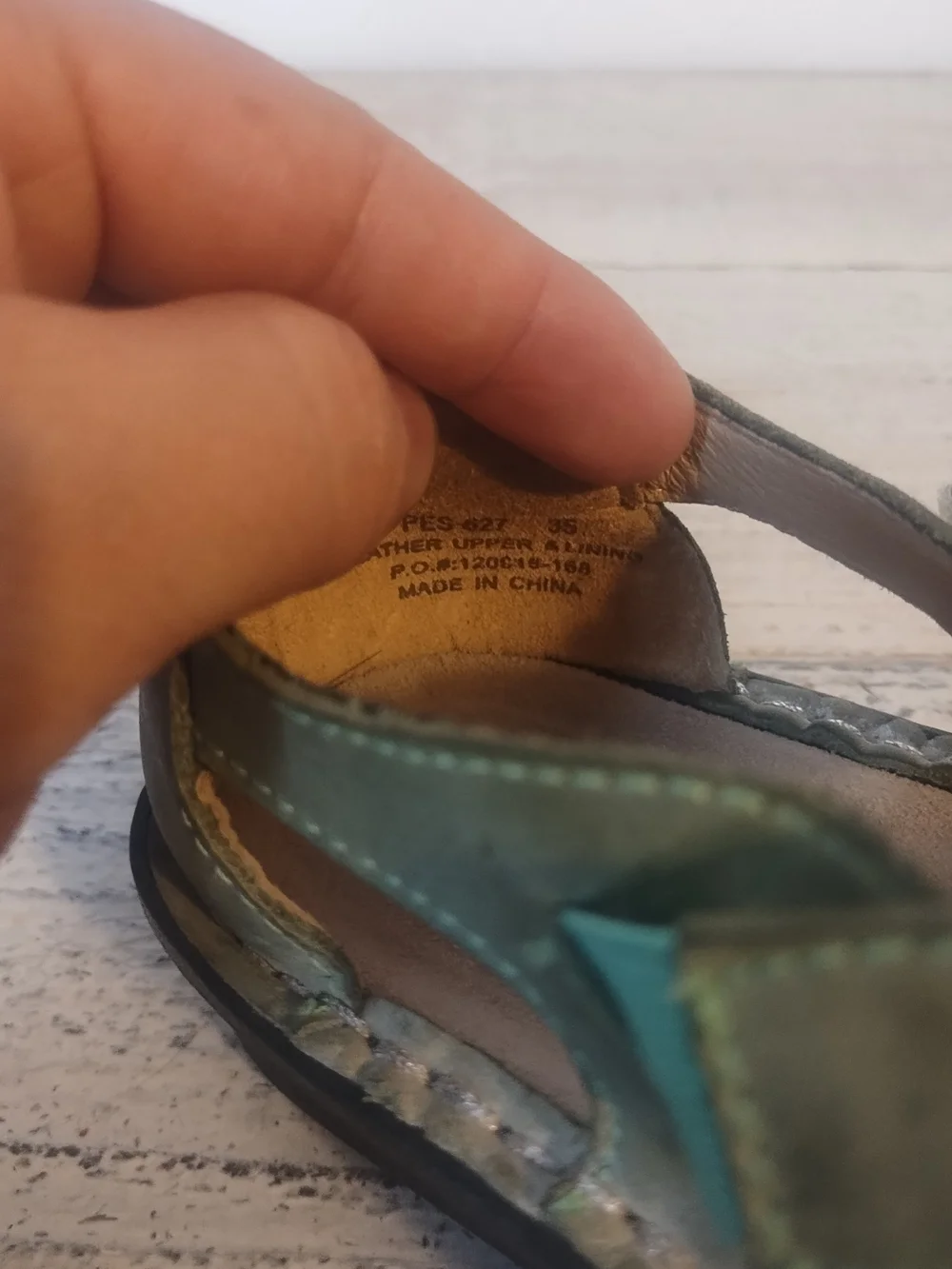 Girls  Green Cutout Comfort Sandals very good condition
